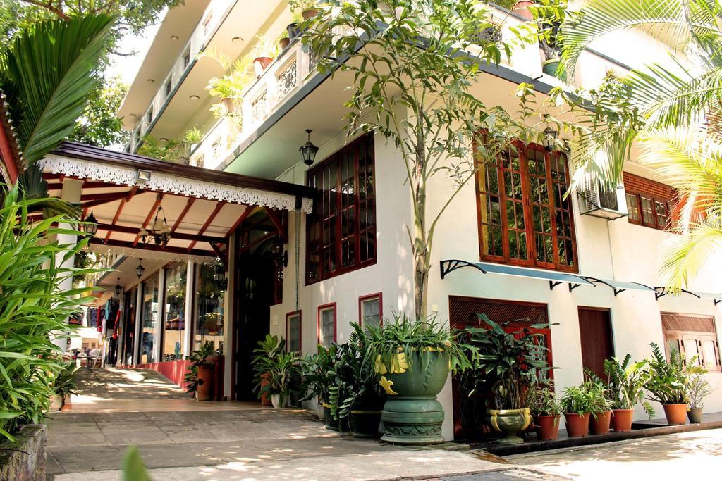 Green Land Guest House Pinnawala  Bagian luar foto