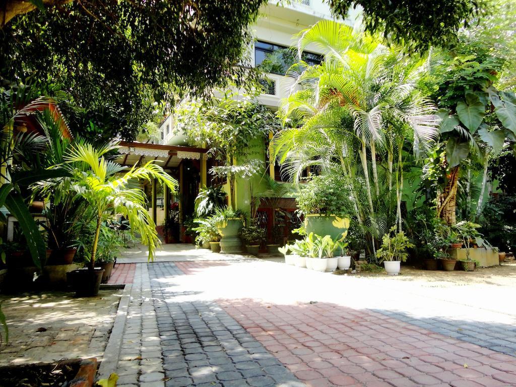 Green Land Guest House Pinnawala  Bagian luar foto