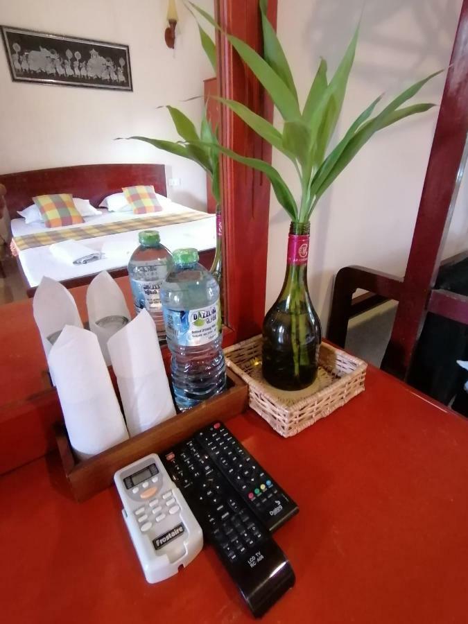 Green Land Guest House Pinnawala  Bagian luar foto